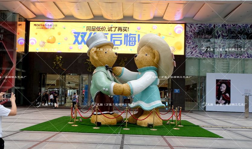 玻璃鋼雕塑要怎么維護(hù)保養(yǎng)呢?